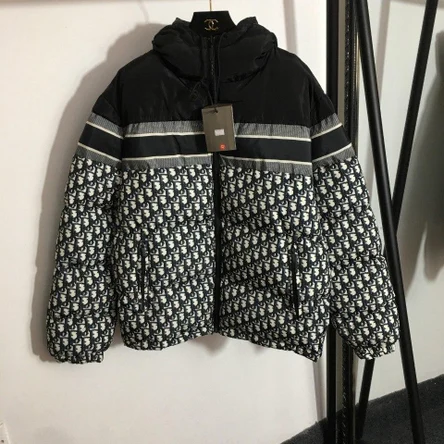 Тёплый пуховик