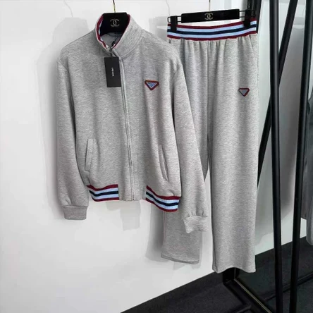 Костюм Prada, серый цвет